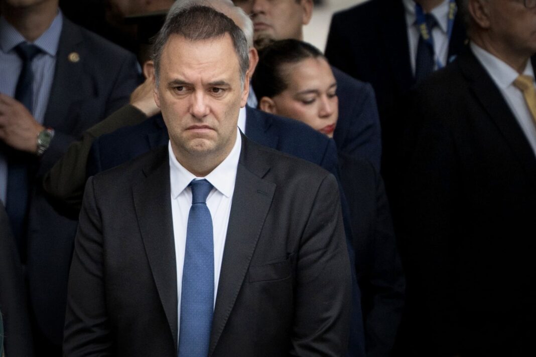Jefe de Gabinete Adorni y su esposa Bettina Angeletti