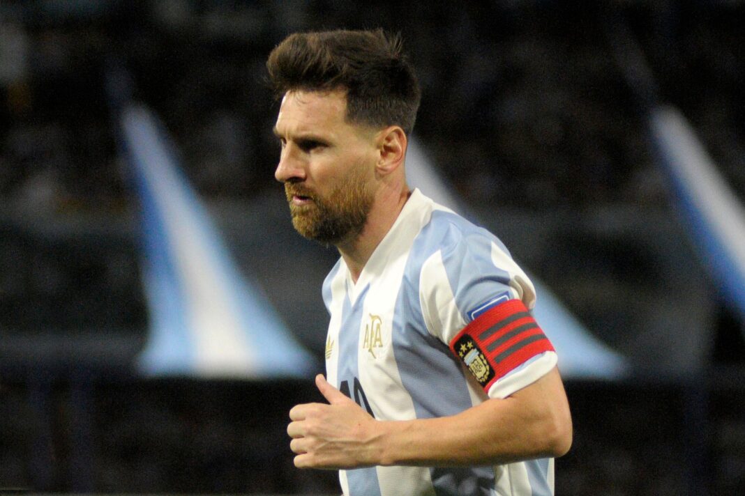 Lionel Messi con la camiseta de la selección argentina en una entrevista