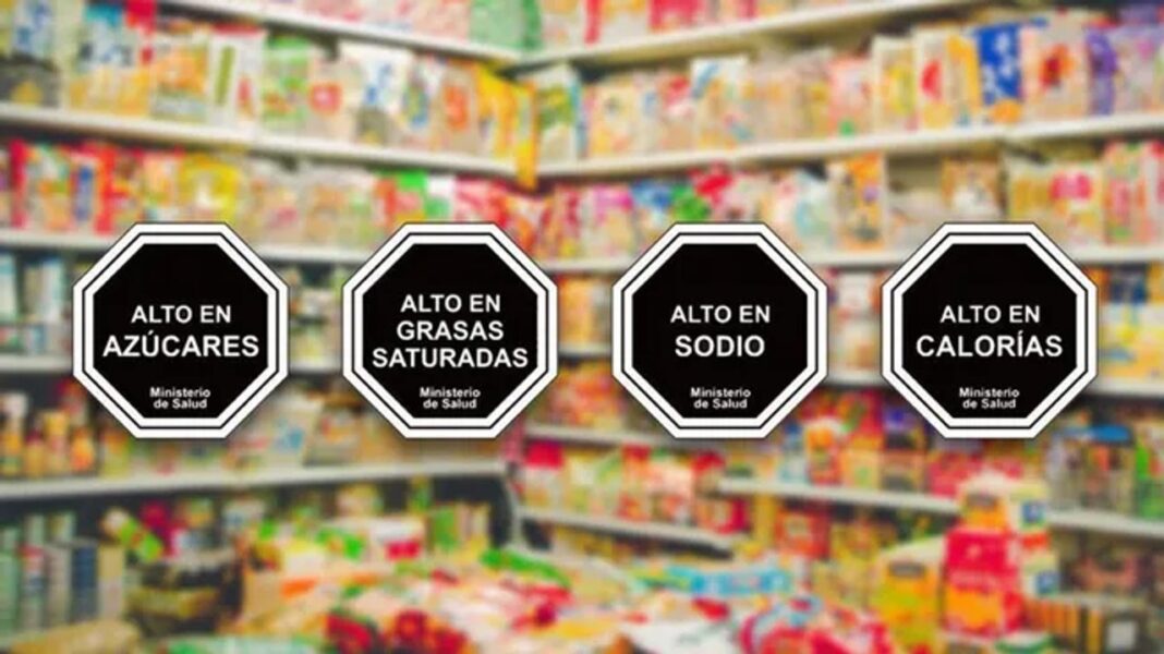 Sellos octogonales de advertencia en envases de alimentos