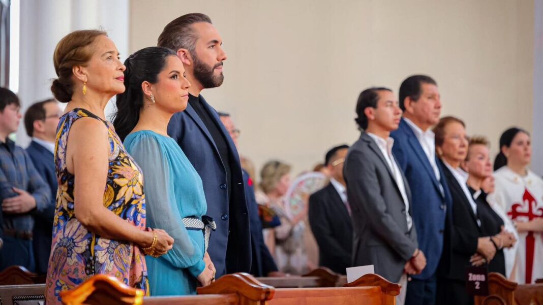 Misa de dedicación de la Iglesia Virgen de Fátima en San Salvador con el presidente Nayib Bukele y su familia