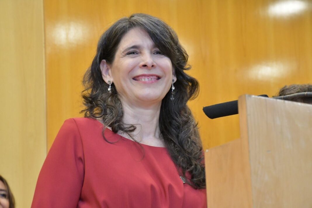 Alejandra García durante la ceremonia de asunción como presidenta del Colegio Público de la Abogacía de la Ciudad de Buenos Aires