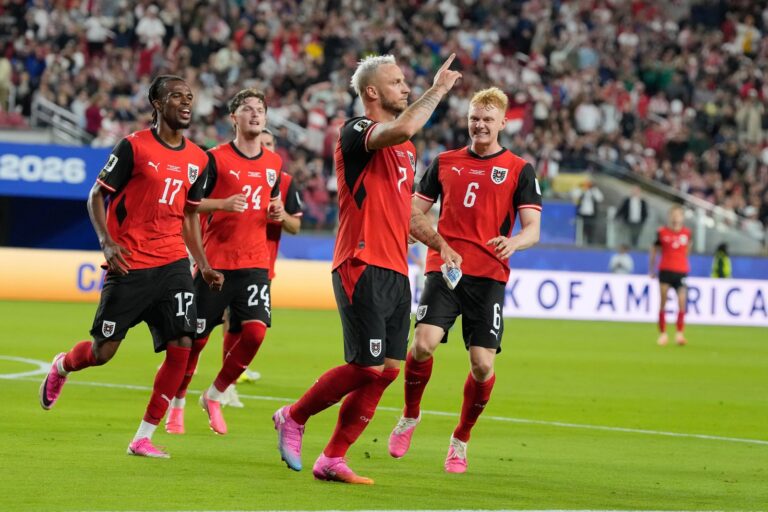 Marko Arnautovic celebrando un gol con la camiseta de Austria en el Mundial 2026