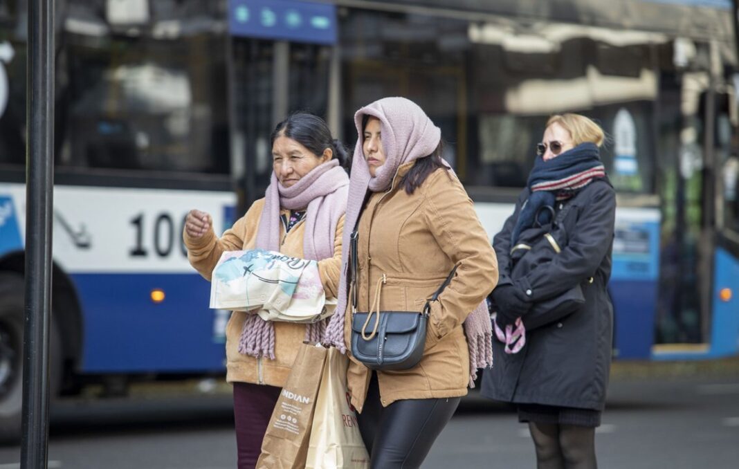 Termómetro marcando baja temperatura en Buenos Aires