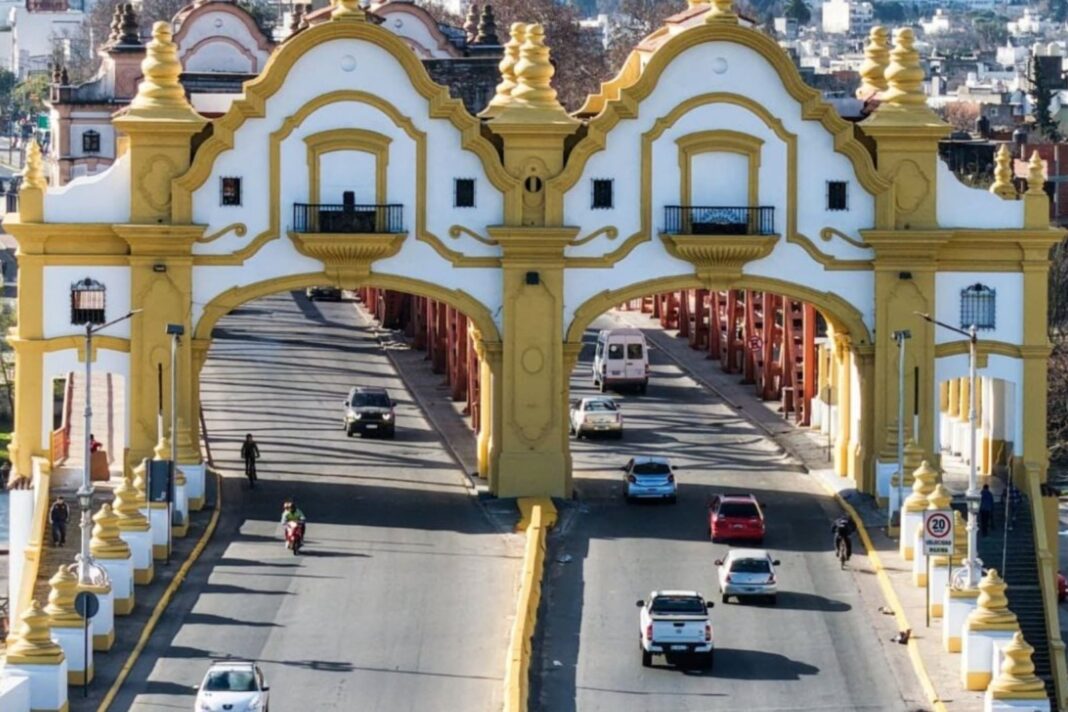 Obra de repavimentación y mejoras en el Puente Alsina que une Pompeya y Lanús