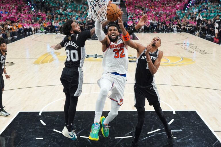 Partido de la NBA entre New York Knicks y San Antonio Spurs