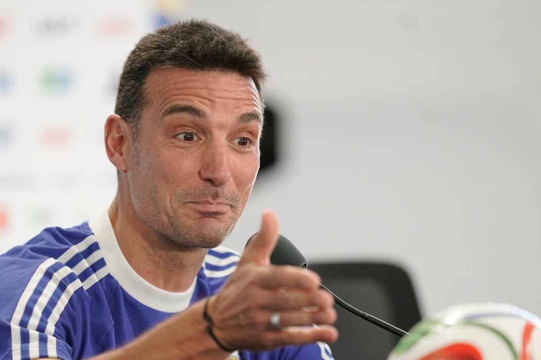 Lionel Scaloni durante conferencia de prensa tras partido contra Austria