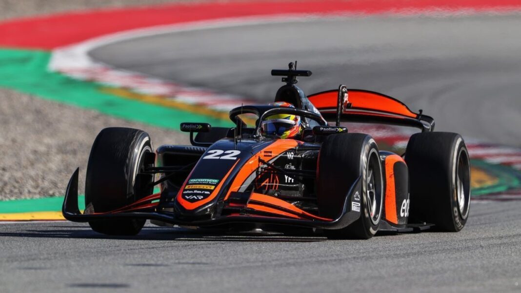 Pilotos argentinos Nicolás Varrone y Mattia Colnaghi en el GP de Austria