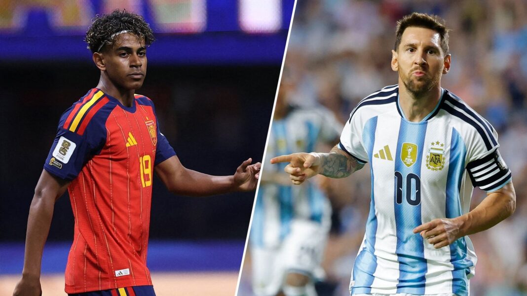 Escudos de las selecciones de Argentina y España sobre fondo de cancha de fútbol