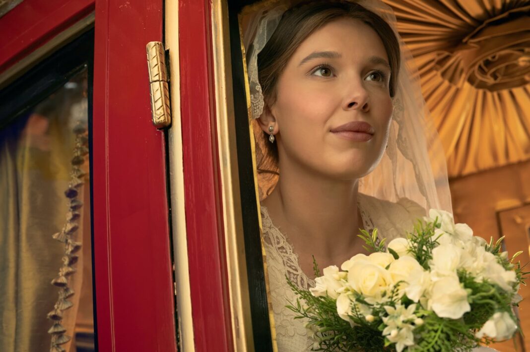 Millie Bobby Brown como Enola Holmes en la tercera película de la saga