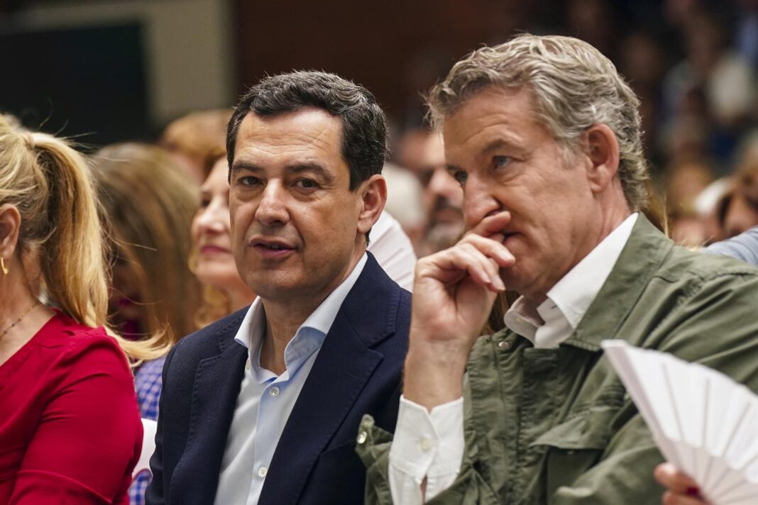 Alberto Núñez Feijóo en una reunión