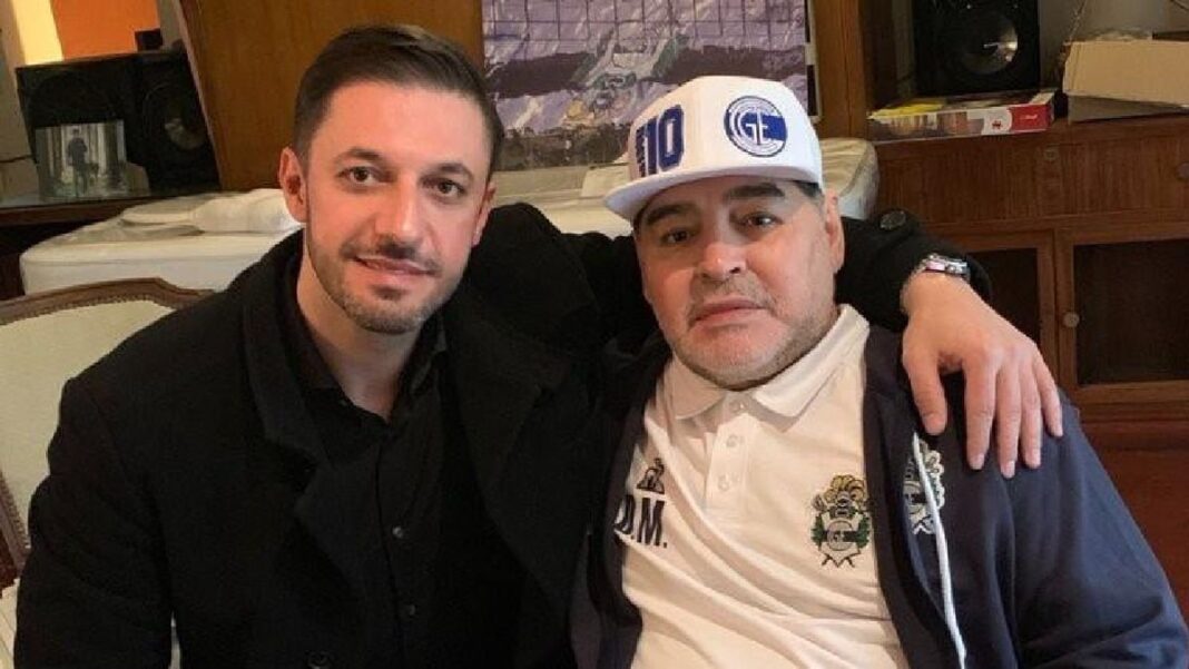 Matías Morla ingresando a los tribunales para declarar en el juicio por la muerte de Diego Maradona