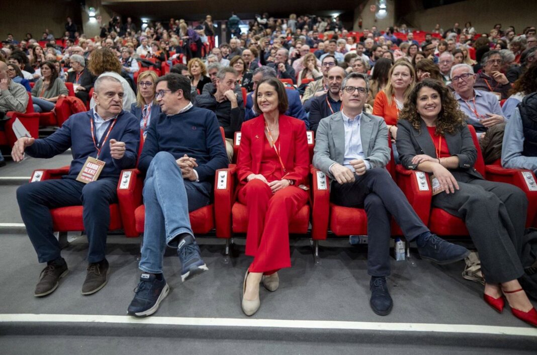 Reyes Maroto y Enma López en el Ayuntamiento de Madrid