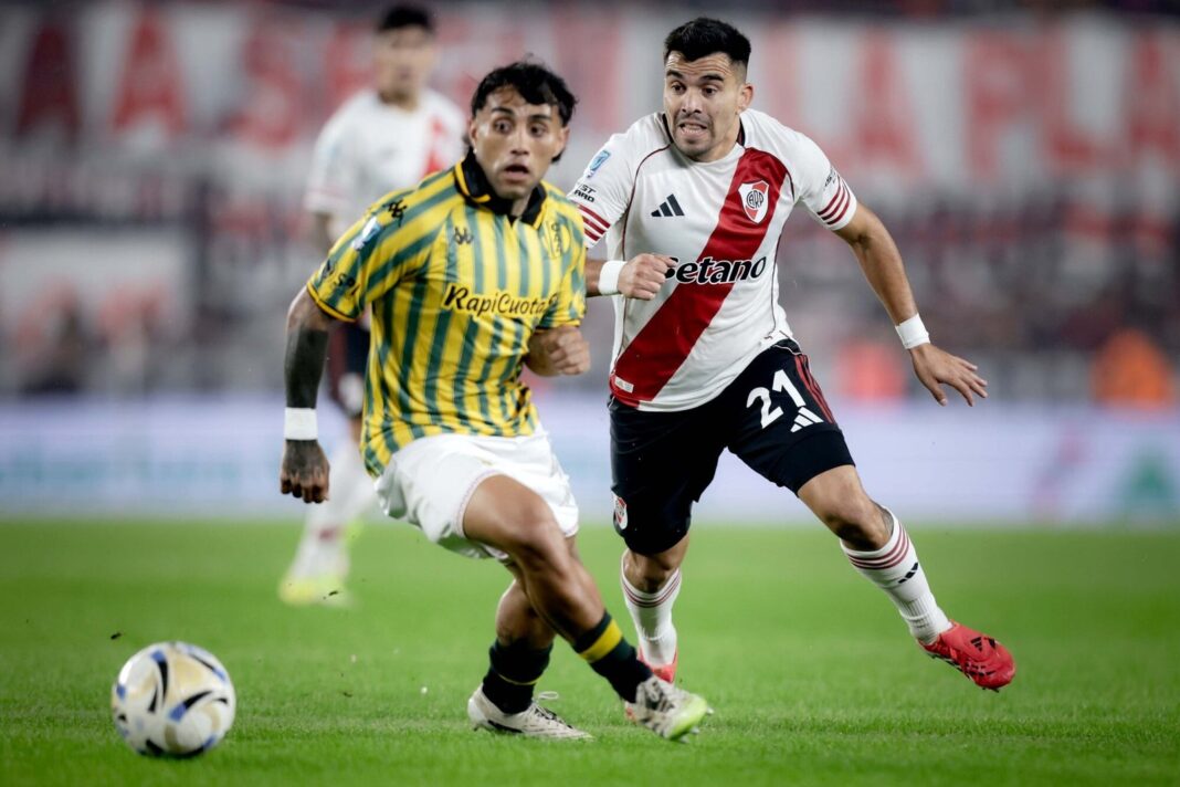 Escudos de River Plate y Aldosivi