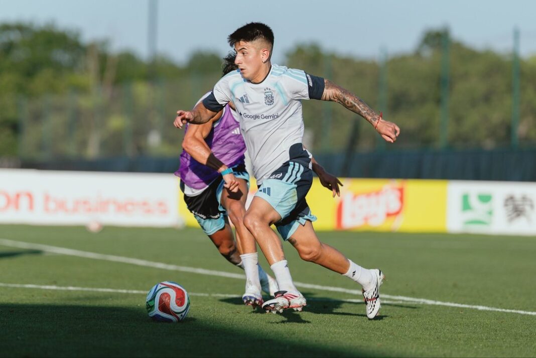 Lionel Scaloni durante un entrenamiento de la Selección argentina