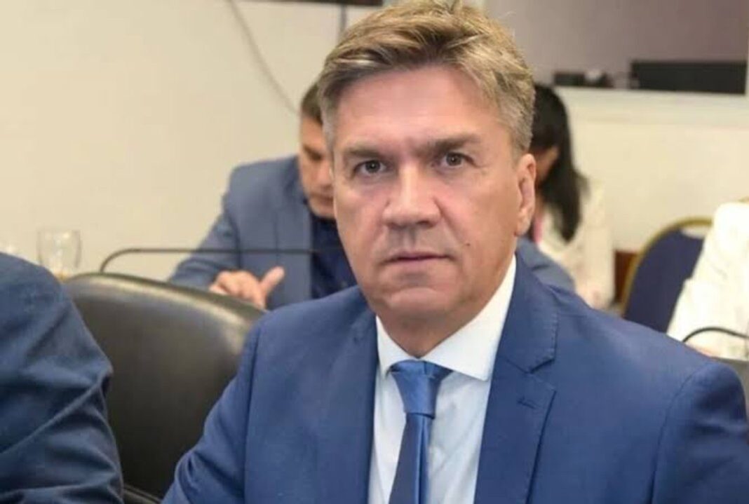 Leandro Zdero, gobernador de Chaco, anunciando aumento salarial