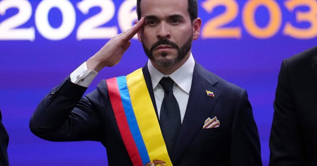 Abelardo de la Espriella durante su ceremonia de asunción presidencial en Cali