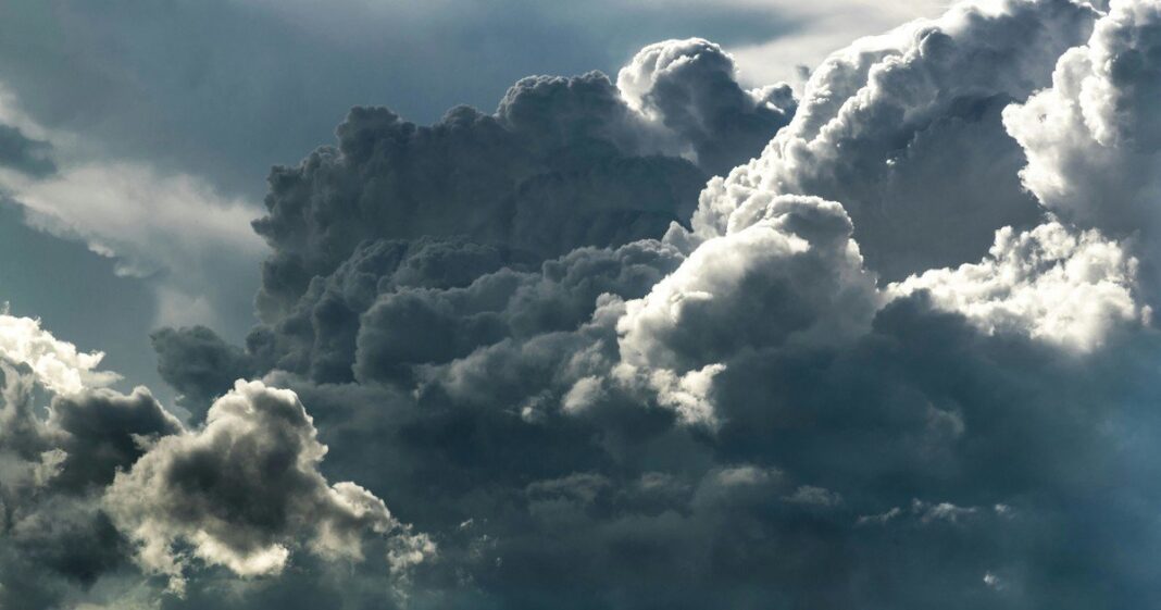 Imagen ilustrativa del clima en Salta, con cielo despejado y termómetro