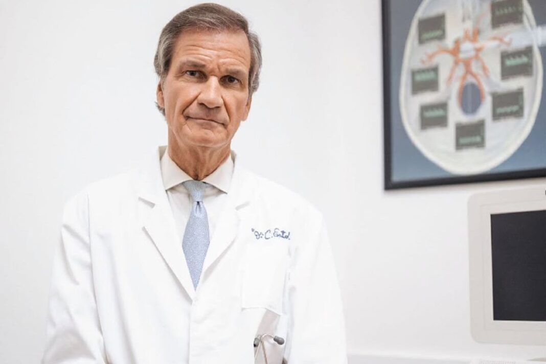Conrado Estol, neurólogo, explicando las claves para un sueño reparador