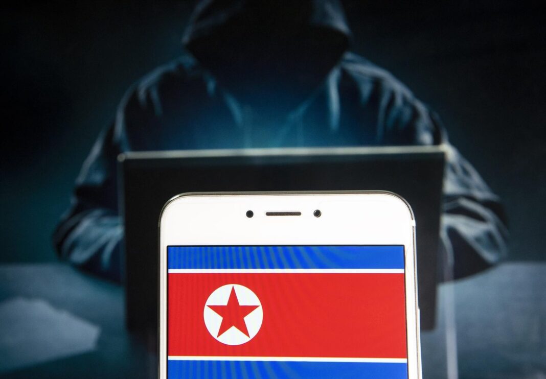 Bandera de Corea del Norte en una sala de reuniones