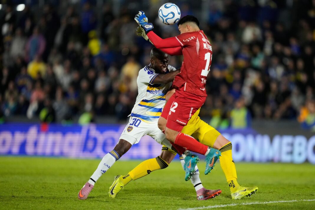 Enner Valencia durante su debut con Boca Juniors ante Recoleta