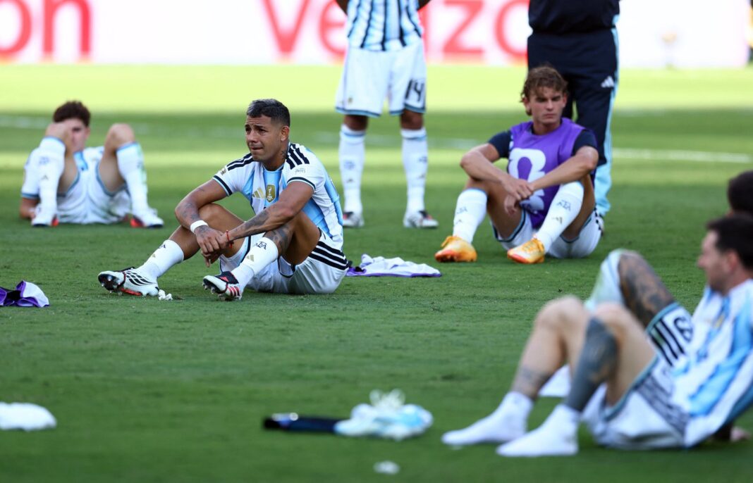 Facundo Medina durante la final del Mundial 2026 entre Argentina y España