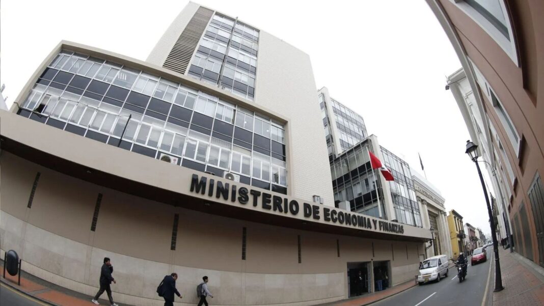 Fachada del Ministerio de Economía y Finanzas del Perú