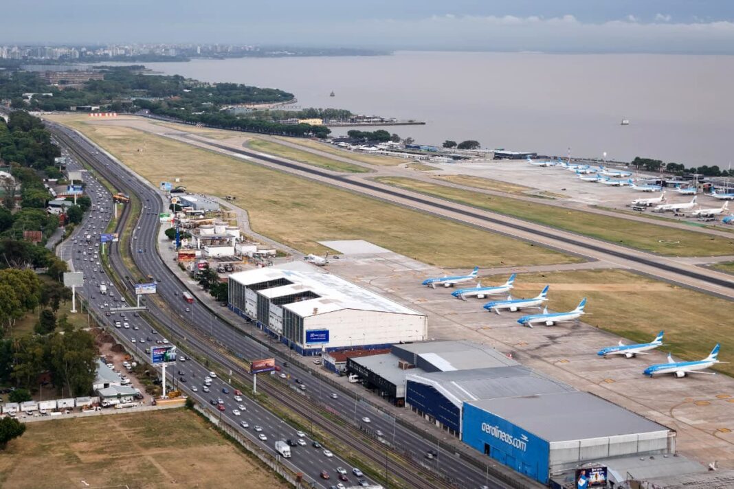 Aeroparque Jorge Newbery cerrado por obras de mantenimiento