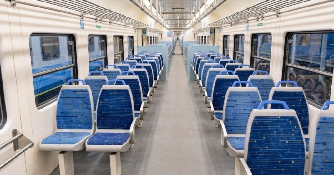 Vagones de la línea San Martín en proceso de renovación en talleres de Retiro