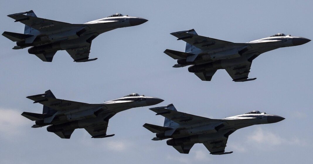 Cazas de Finlandia y Suecia en misión de interceptación sobre el mar Báltico