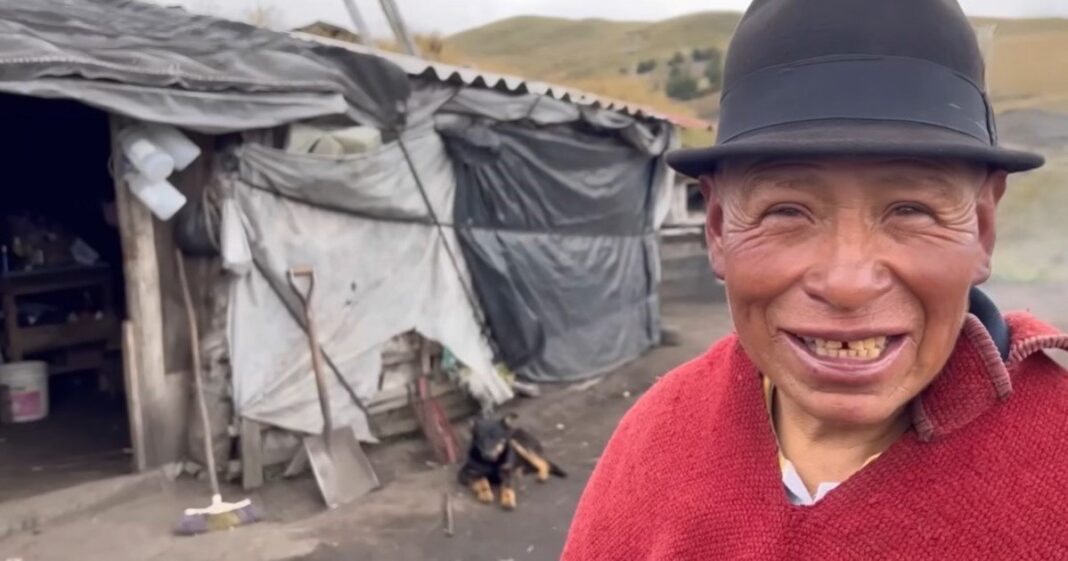 Juanito, pastor de ovejas, en los páramos de Ecuador a 4.000 metros de altura