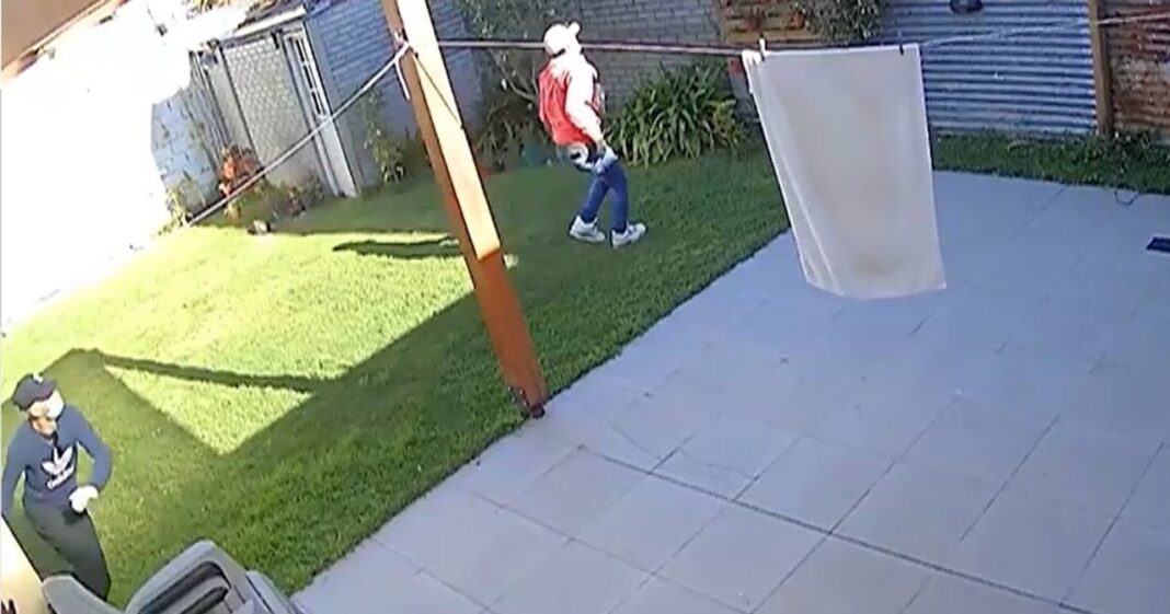 Fotografía de la fachada de una vivienda en La Plata