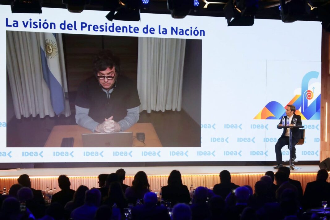 Javier Milei durante su exposición por videollamada en el Coloquio de IDEA