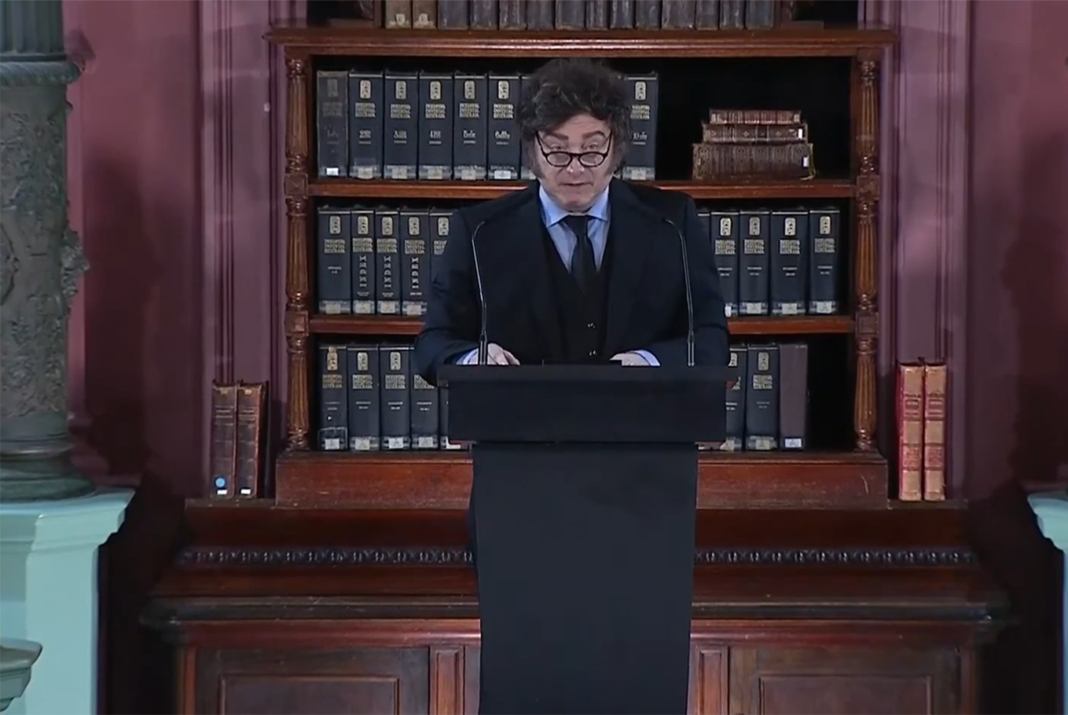 Luis Caputo, ministro de Economía, durante la presentación del presupuesto 2027