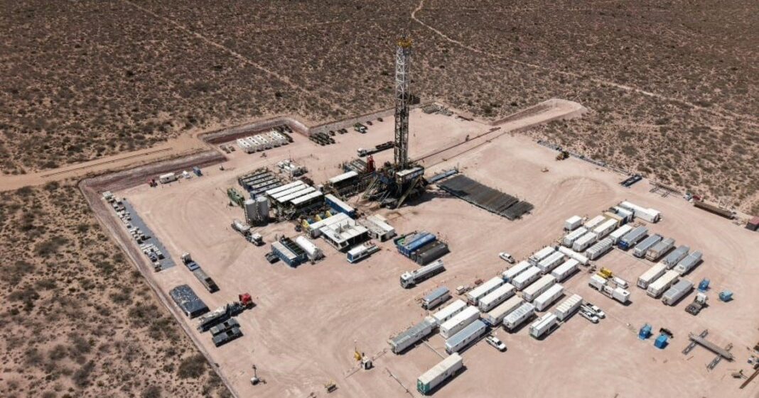 Infografía sobre proyecciones de exportaciones de energía y minería en Argentina