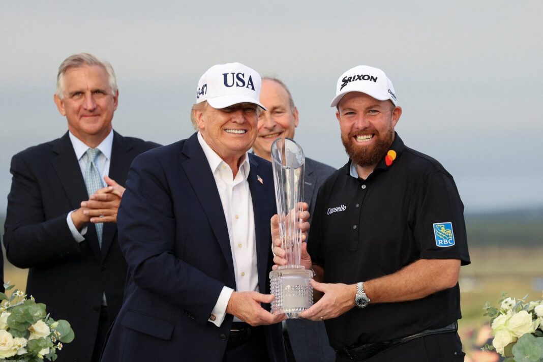 Donald Trump durante la ceremonia de premiación del Irish Open en Doonbeg