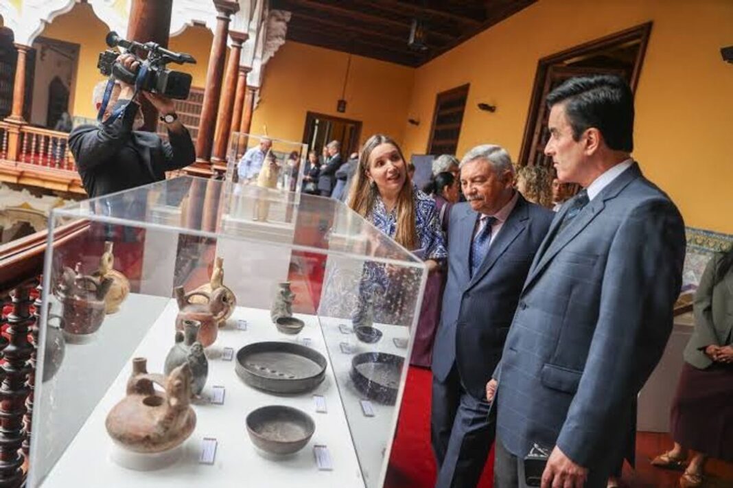 Ceremonia de repatriación de bienes culturales en el Palacio de Torre Tagle, Lima