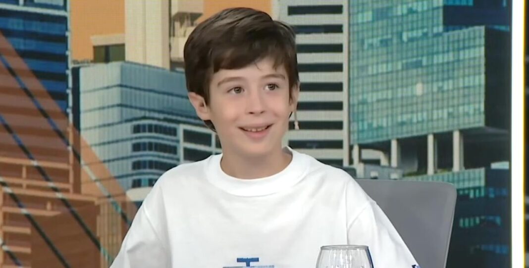Stefano Marconi Sgroi, niño de 9 años con coeficiente intelectual más alto del país, en su visita a LN+
